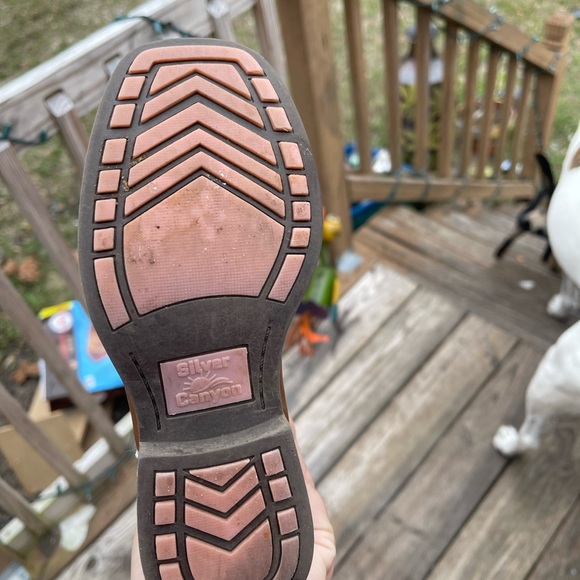 Kids boots! Size 12. Soles in great condition. Has a few scratches on the toes - Picture 3 of 3